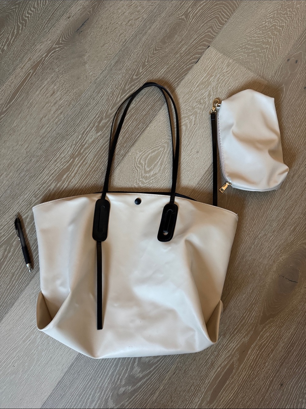 🔥Excellent Condition Cream Tote Bag with Black Handles -
